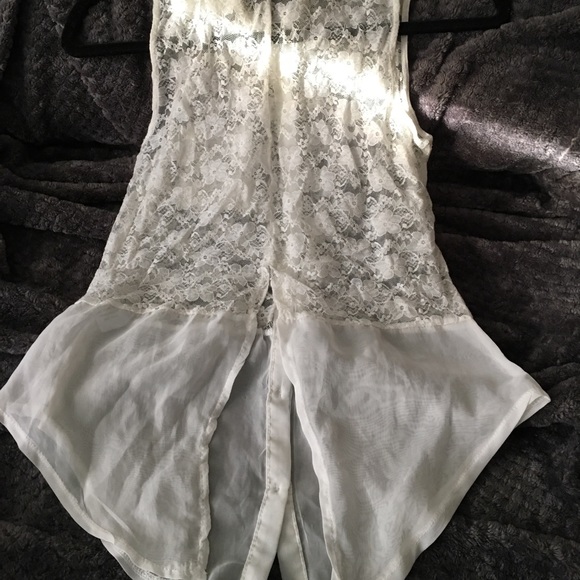 White button down shirt - Picture 2 of 2